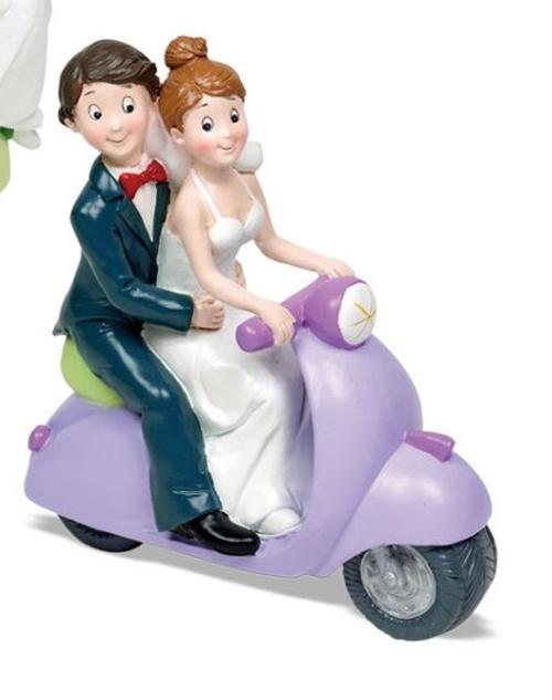 Noivos topo bolo vespa 16cm Noivos topo bolo vespa 16cm