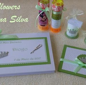 Conjunto Batismo em verde (livro, brindes e convite )