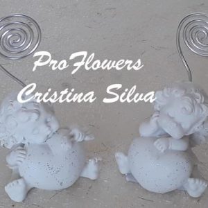 Anjo com coração porta fotos.