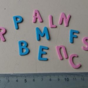 Letras maiusculas em EVA 2x1cm (aprox.) qualquer cor