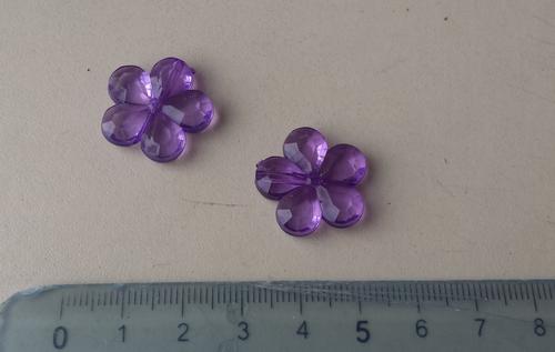 Flores em acrilico 20mm 7uni lilas Flores em acrilico 20mm 7uni lilas