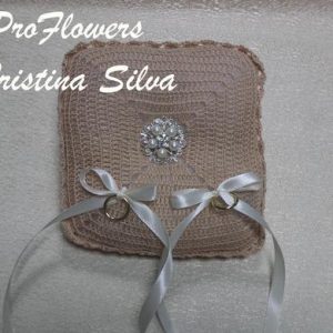 Porta alianças Vintage - Almofada em crochet para alianças