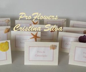Marcadores de mesa personalizados ao tema