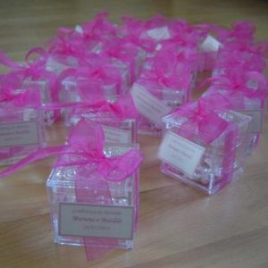 Caixa de acrilico com dezena (terço) e fita organza