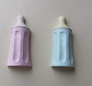 Biberon em resina azul e rosa