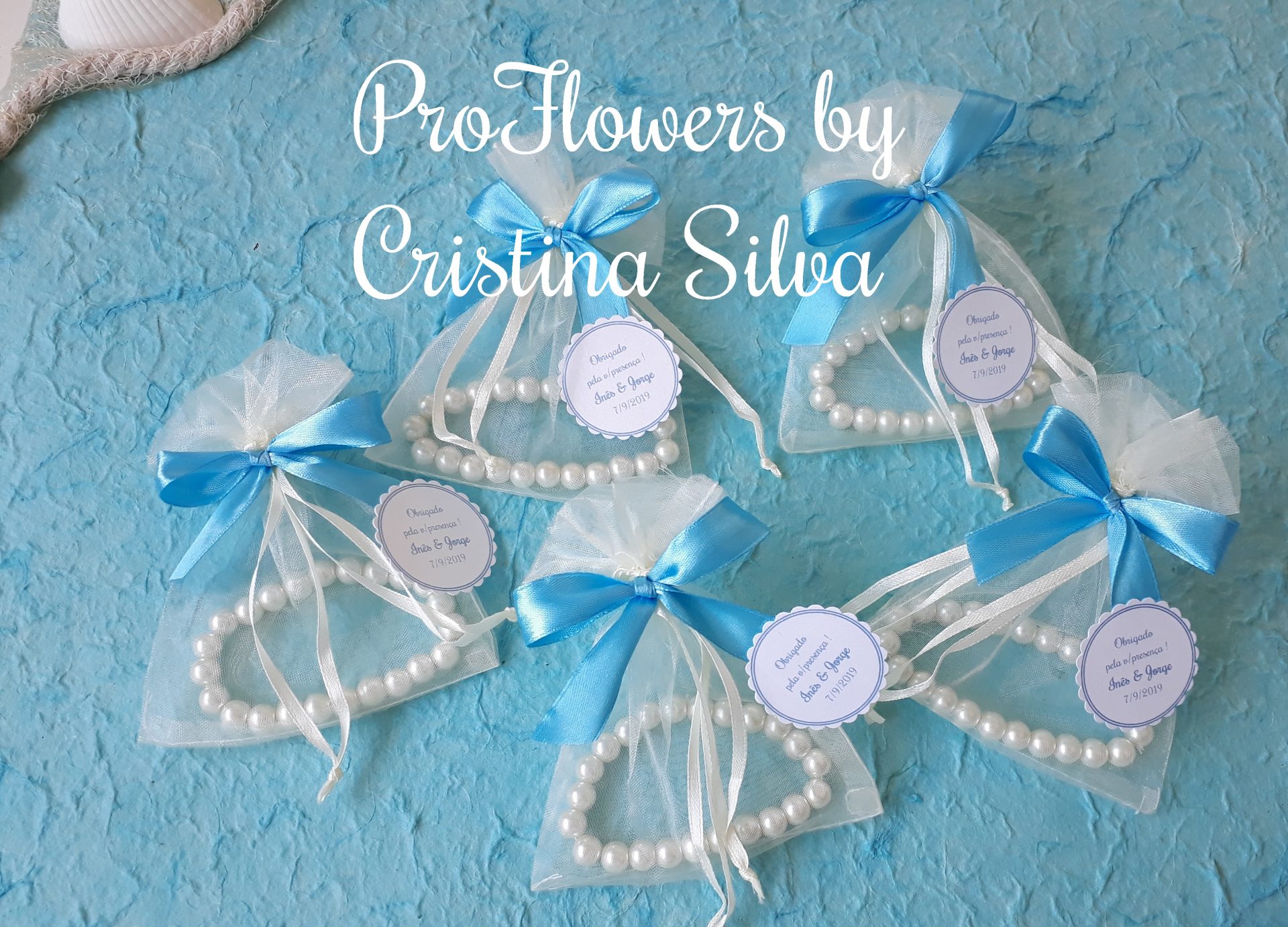 Pulseira de perolas com saco de organza e cartão personalizado 1 Pulseira de perolas com saco de organza e cartão personalizado 1