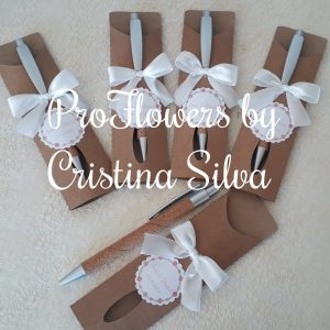 Caneta em cortiça personalizada