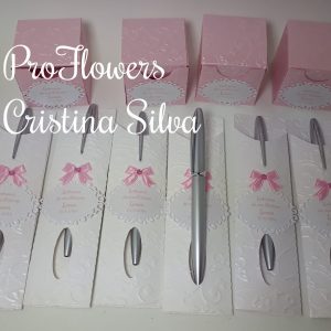 Caneta em base de cartolina com etiqueta personalizada 2