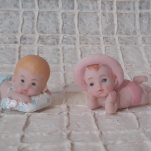 Bonecos em resina com aproximadamente 5cm